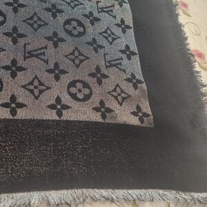 Louis Vuitton Black and Gray Monogram Scarf